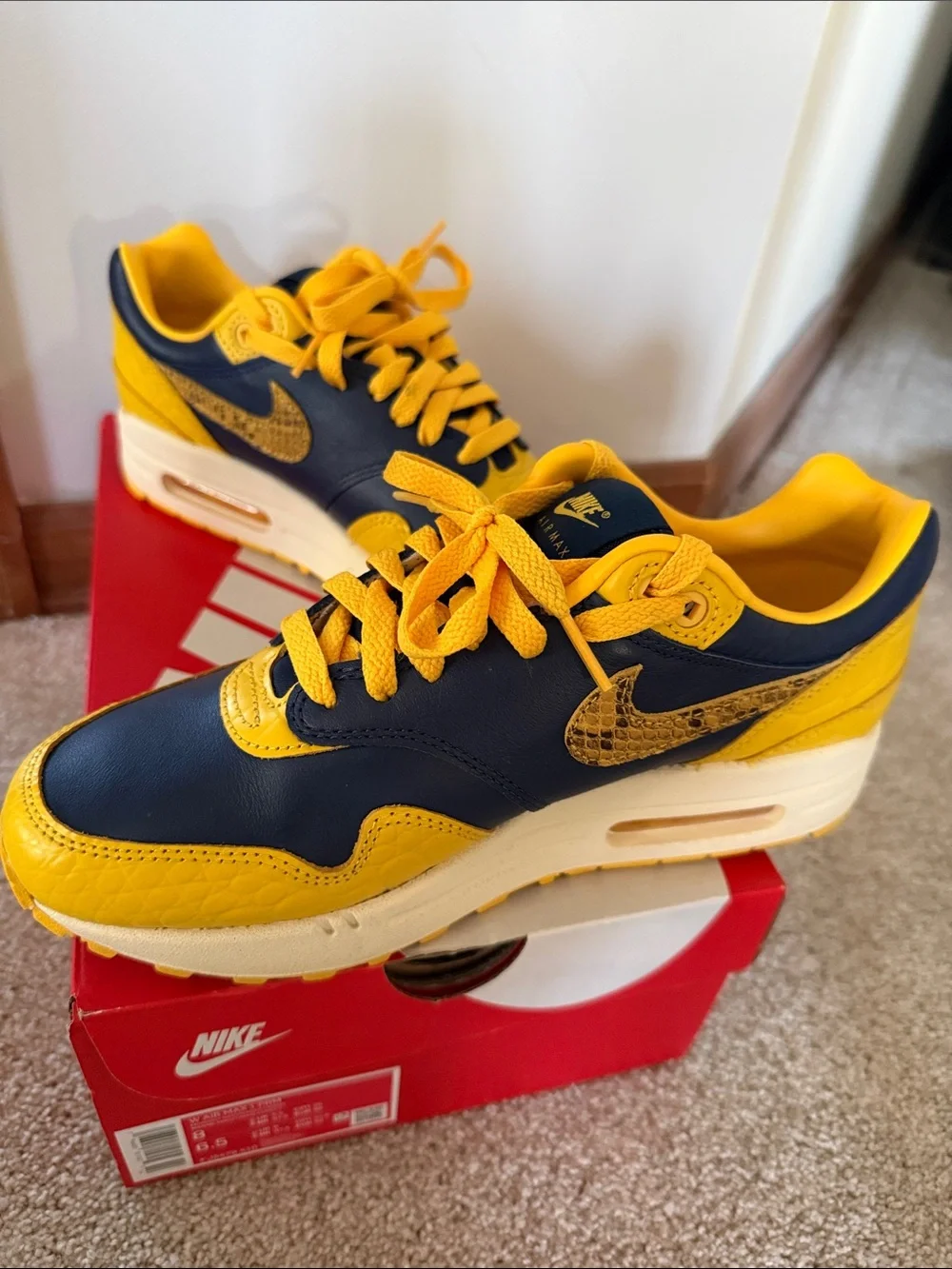 Nike Air Max 1 PRM  CO.JP Michigan Head to Head (Women's) size 8